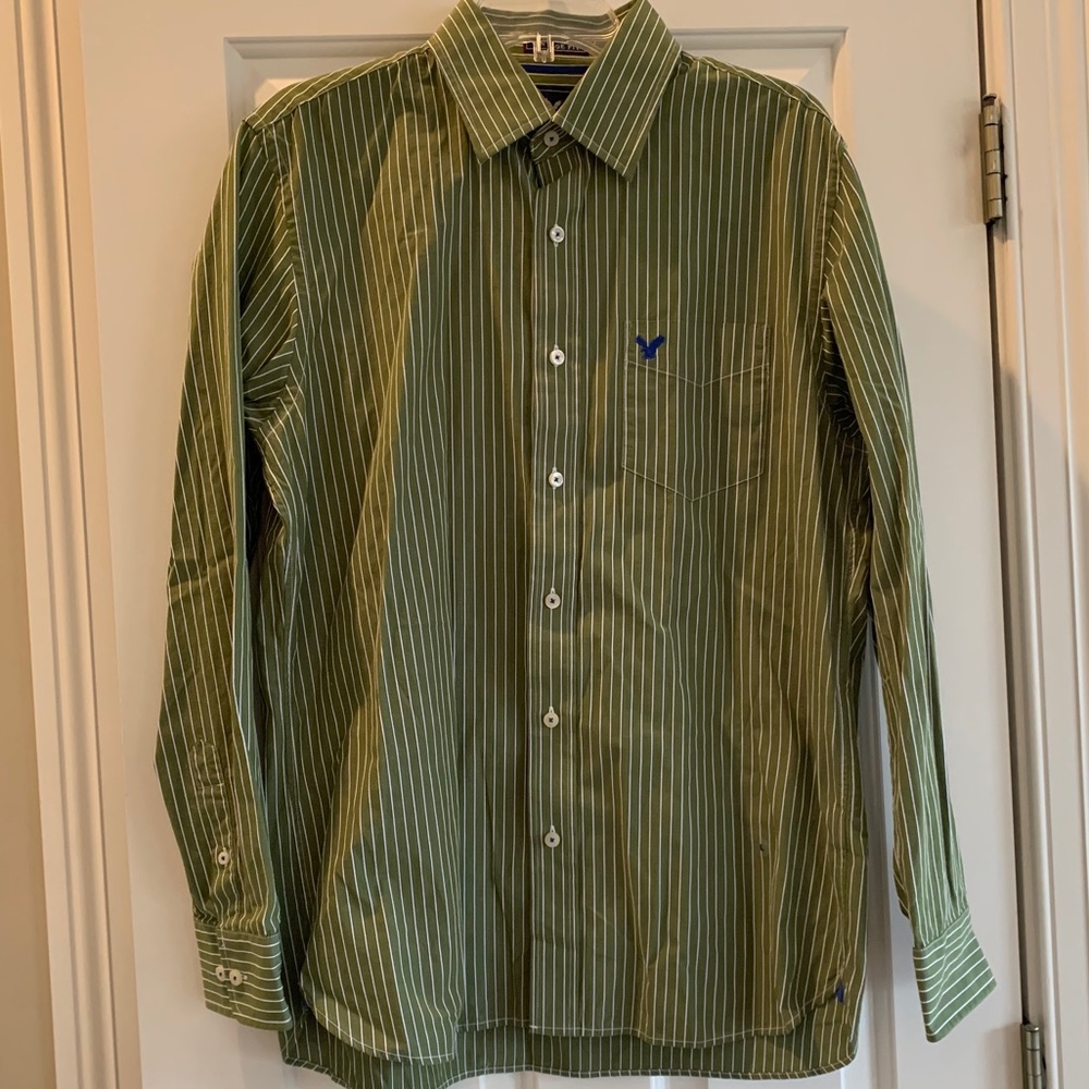 American Eagle men’s button up long sleeved shirt